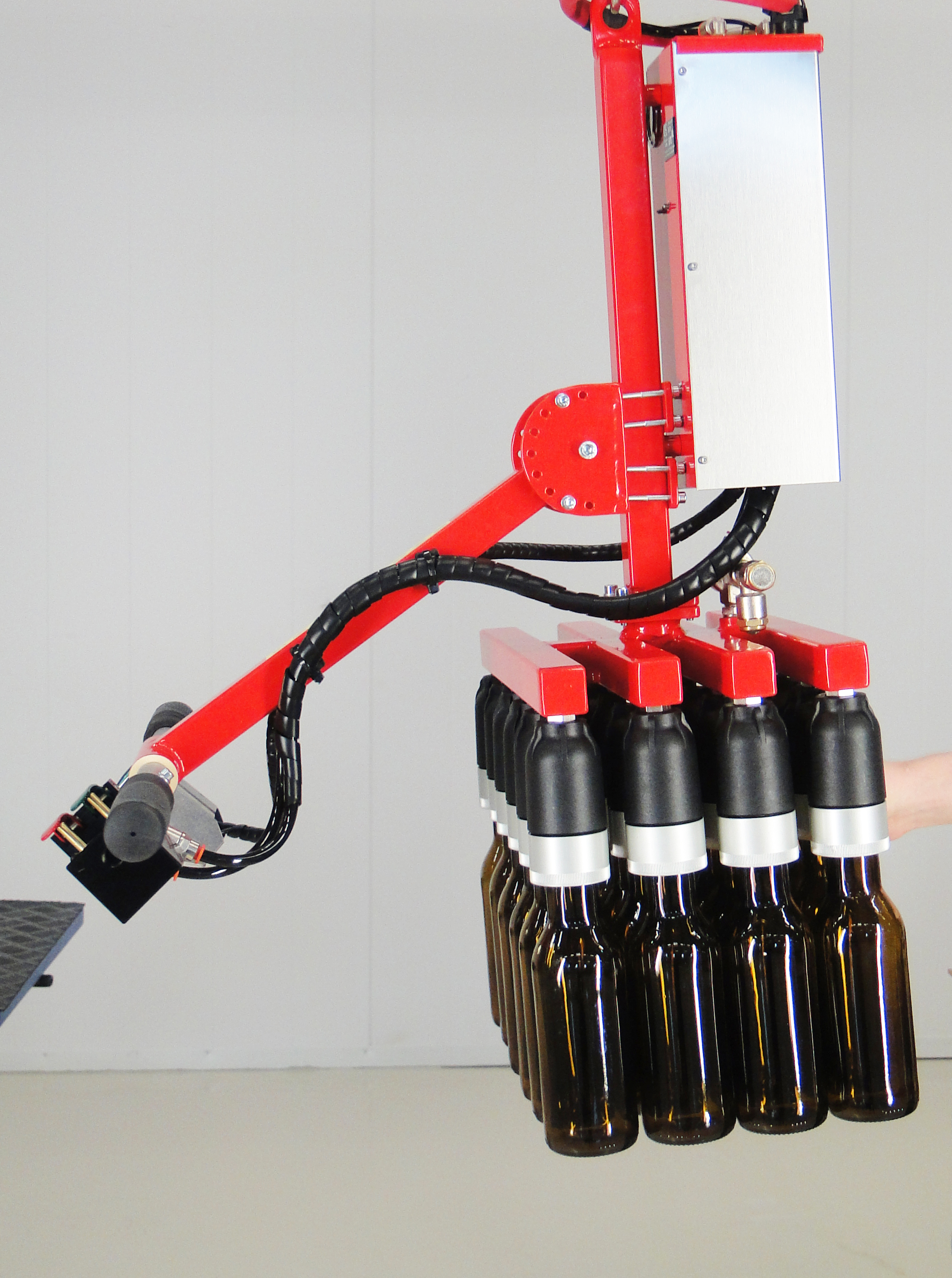 Bottle gripper 8910638 A lifting tool for bottles Lifts All AB